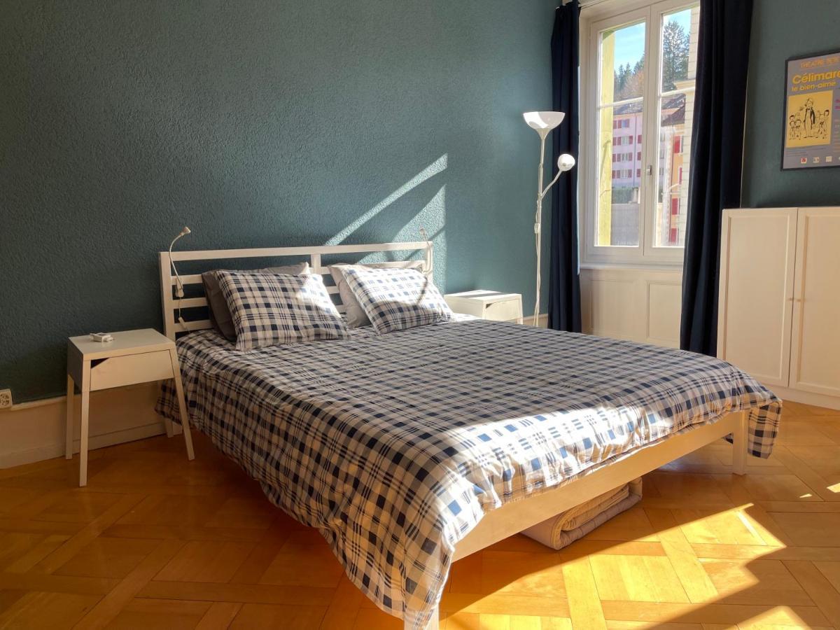 Le Locle : Bel Appartement Chaleureux Kültér fotó
