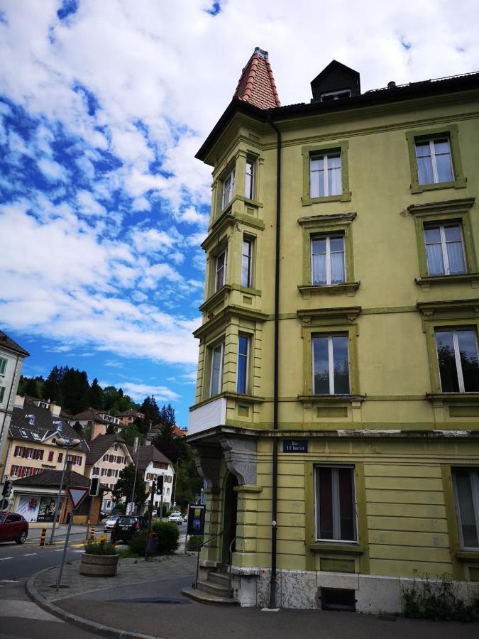 Le Locle : Bel Appartement Chaleureux Kültér fotó