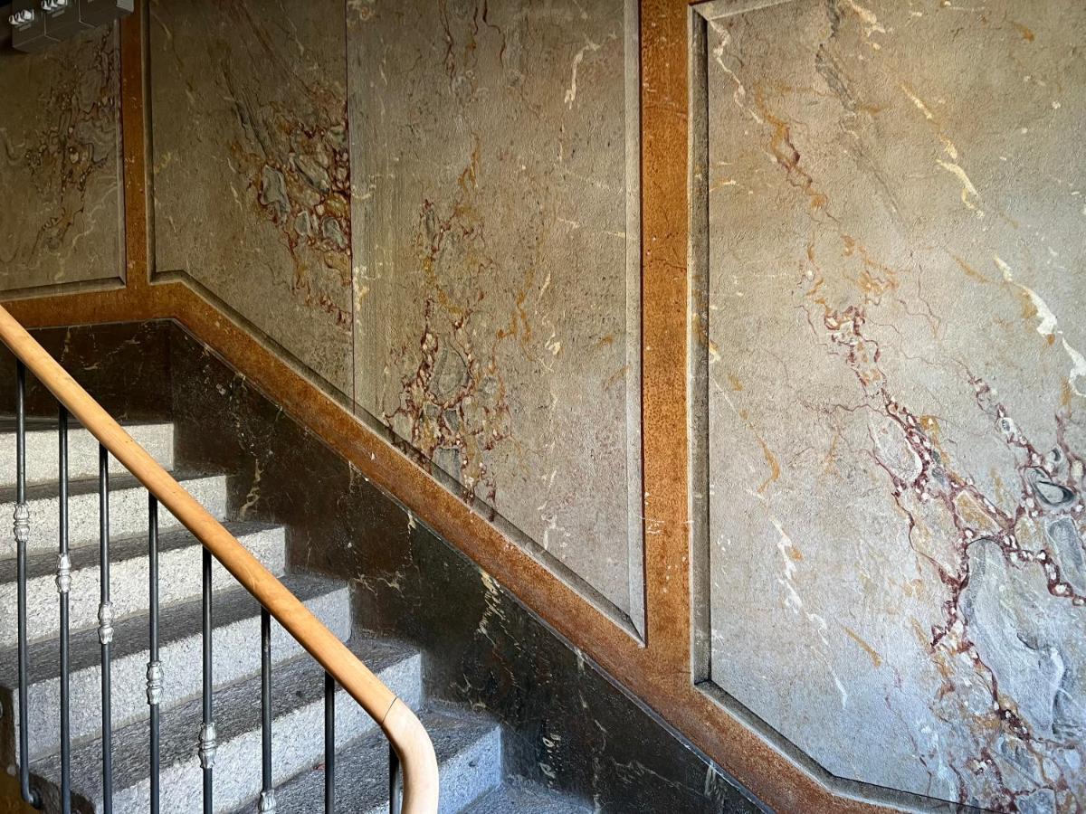 Le Locle : Bel Appartement Chaleureux Kültér fotó